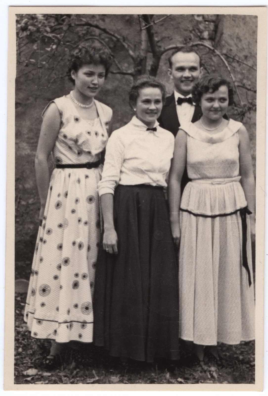 IMG_0110_Heinz_und_Schwestern_1956.png